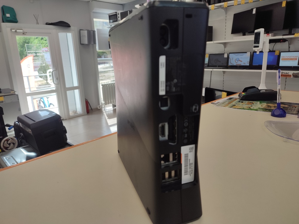Игровая приставка Xbox 360;