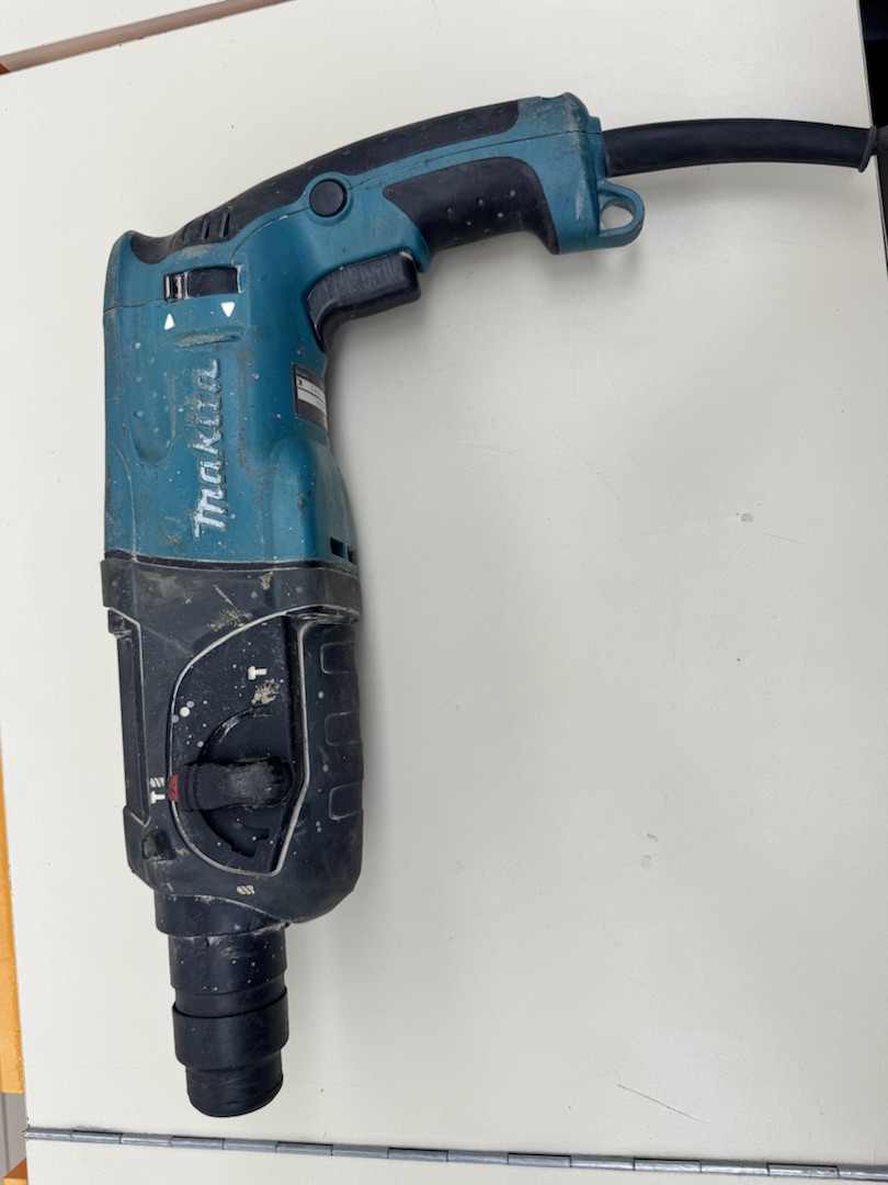 Перфоратор Makita HR2470