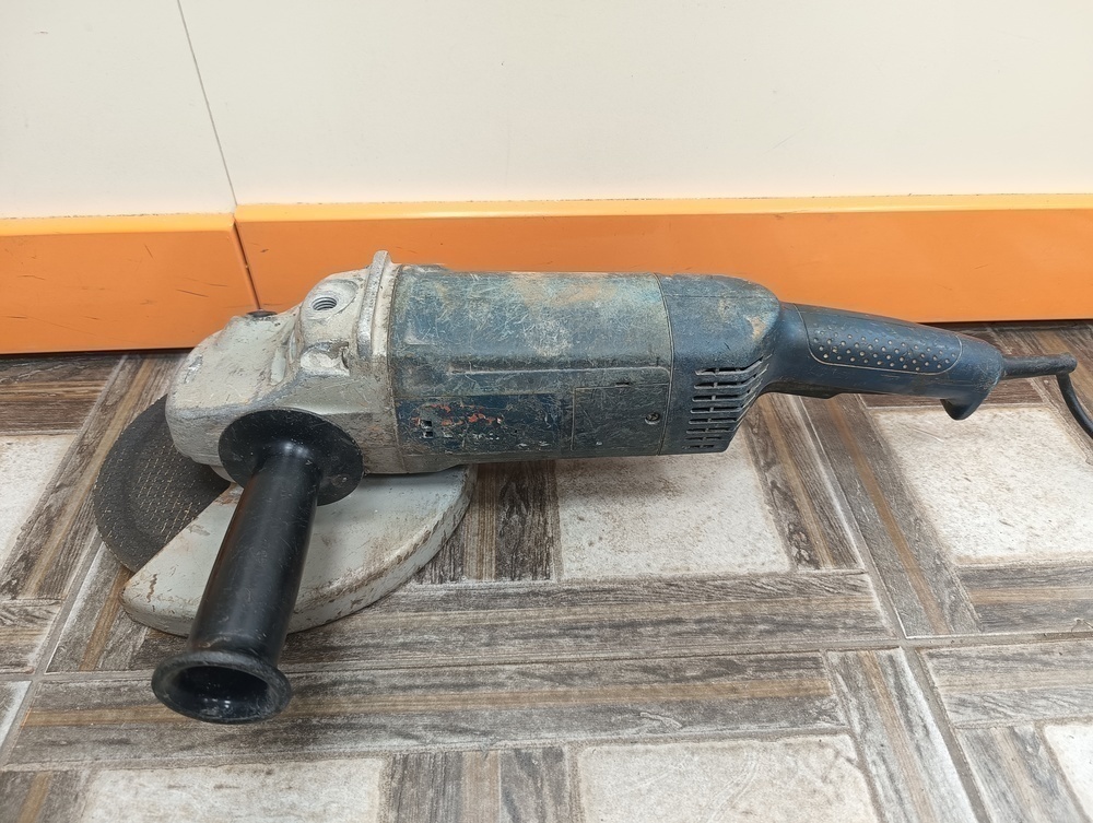 Угловая шлифмашина Bosch GWS 20-230H