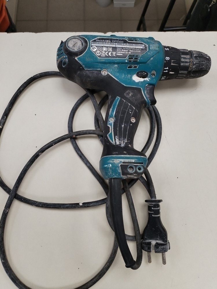 Шуруповерт Makita DF0300