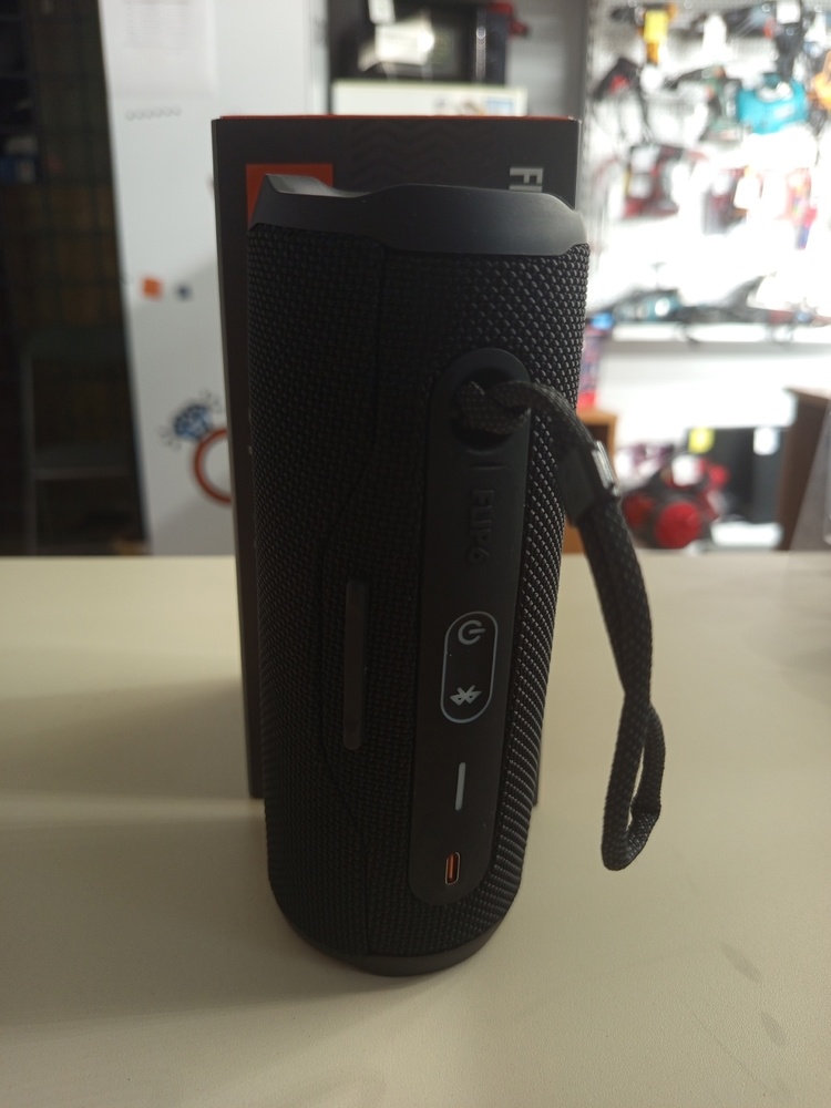 Портативная акустика JBL Flip 6;