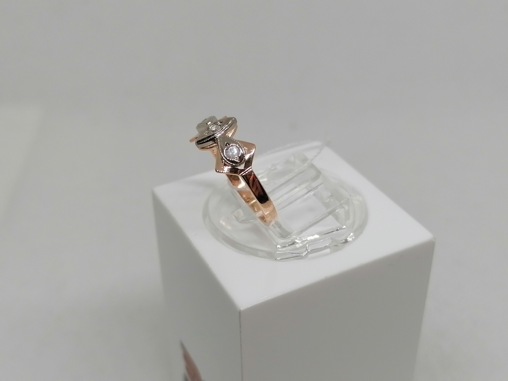 КОЛЬЦО С КАМНЯМИ (Au 585)