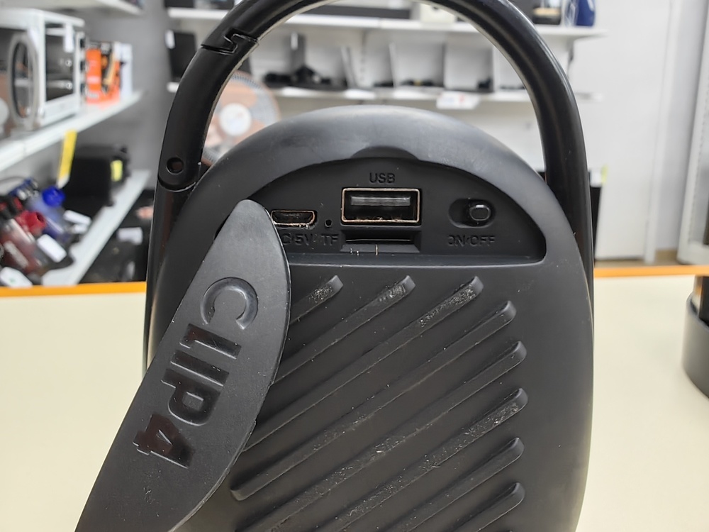 Портативная акустика JBL Clip 4