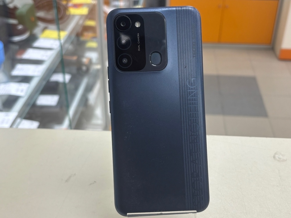Смартфон Tecno Spark 8C 4/64