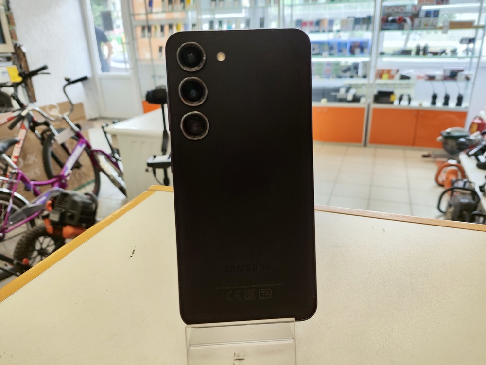 Смартфон Samsung Galaxy S23 8/128