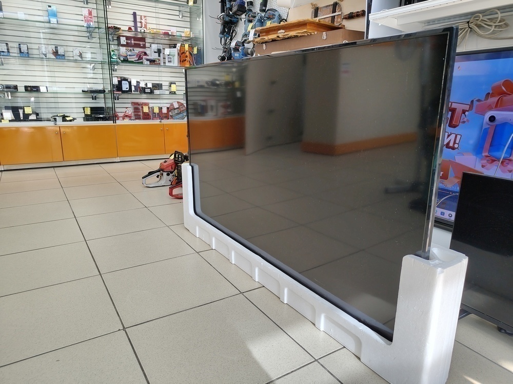 LED Телевизор Holleberg HGTV-LED60UHDS100T2