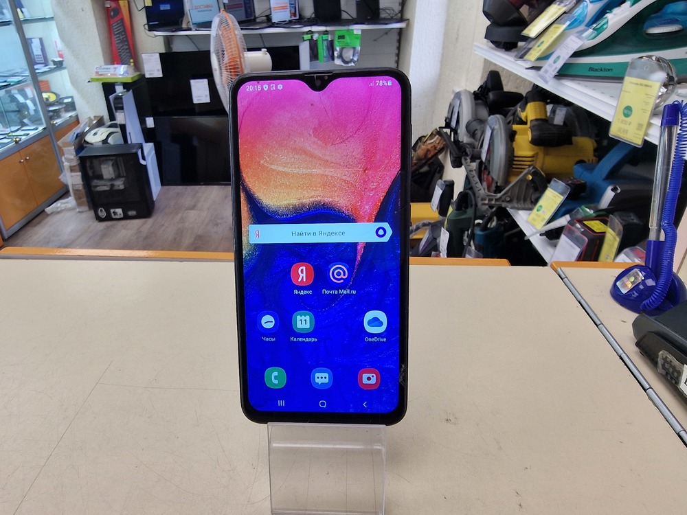 Смартфон Samsung Galaxy A10 2/32