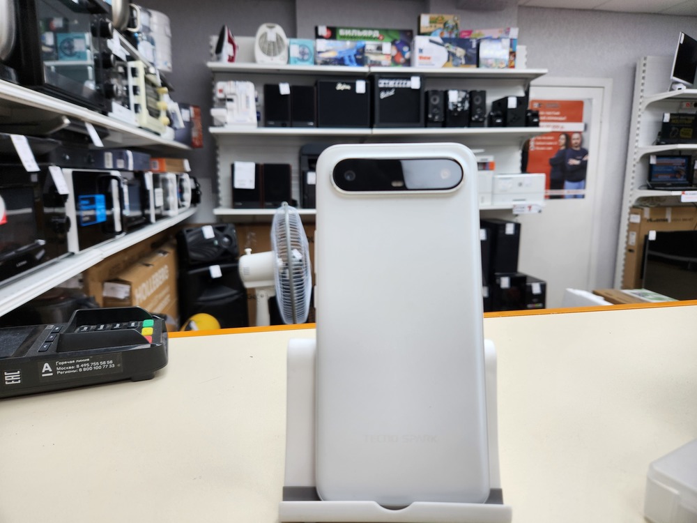 Смартфон Tecno Spark Slim 8/256