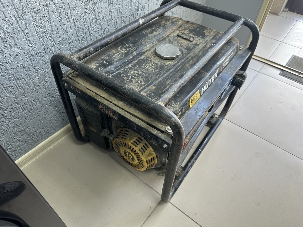 Бензогенератор Huter DY11000LX