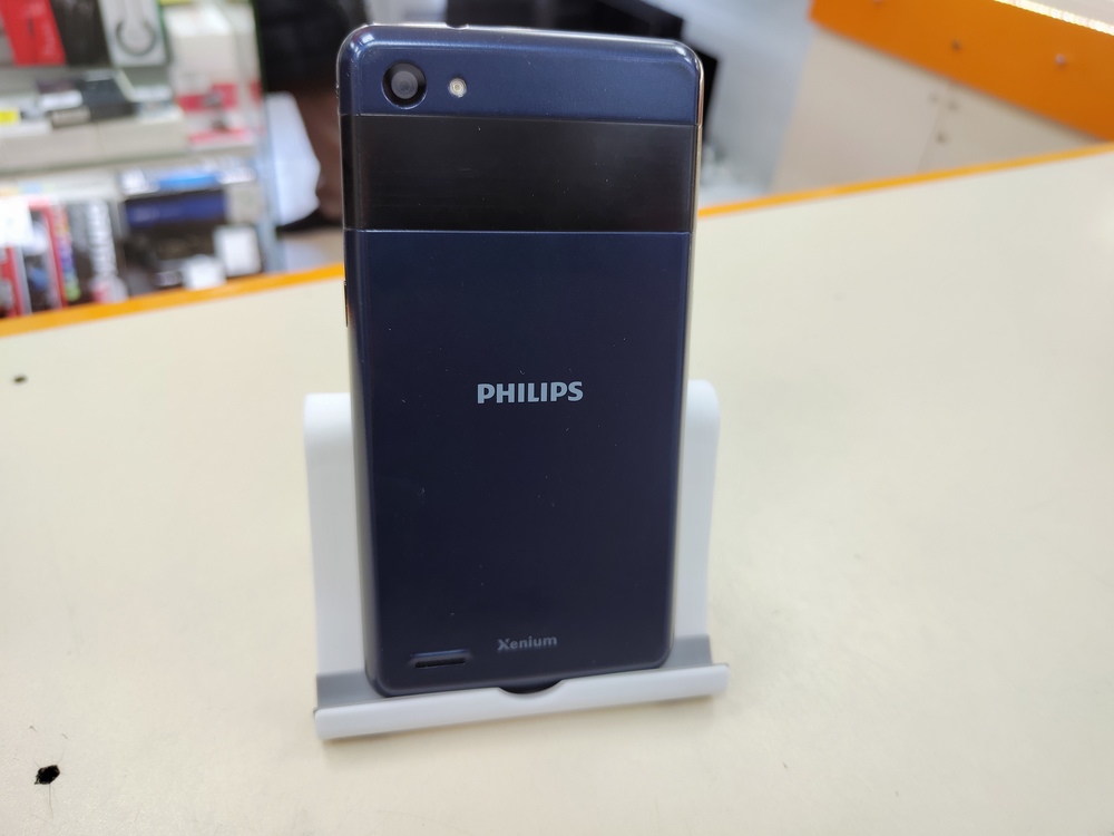Смартфон Philips W6610
