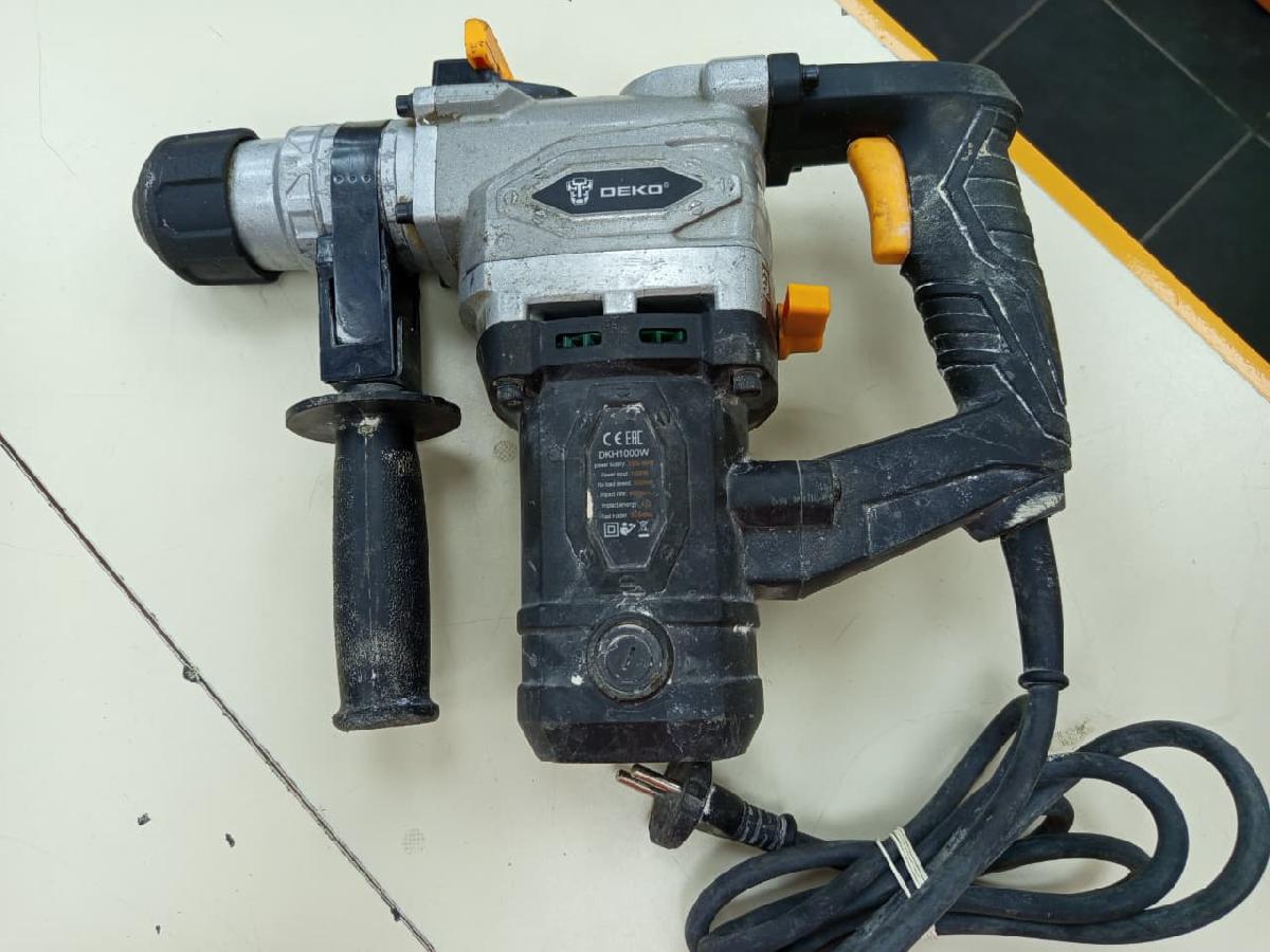 Перфоратор Deko DKH1000W