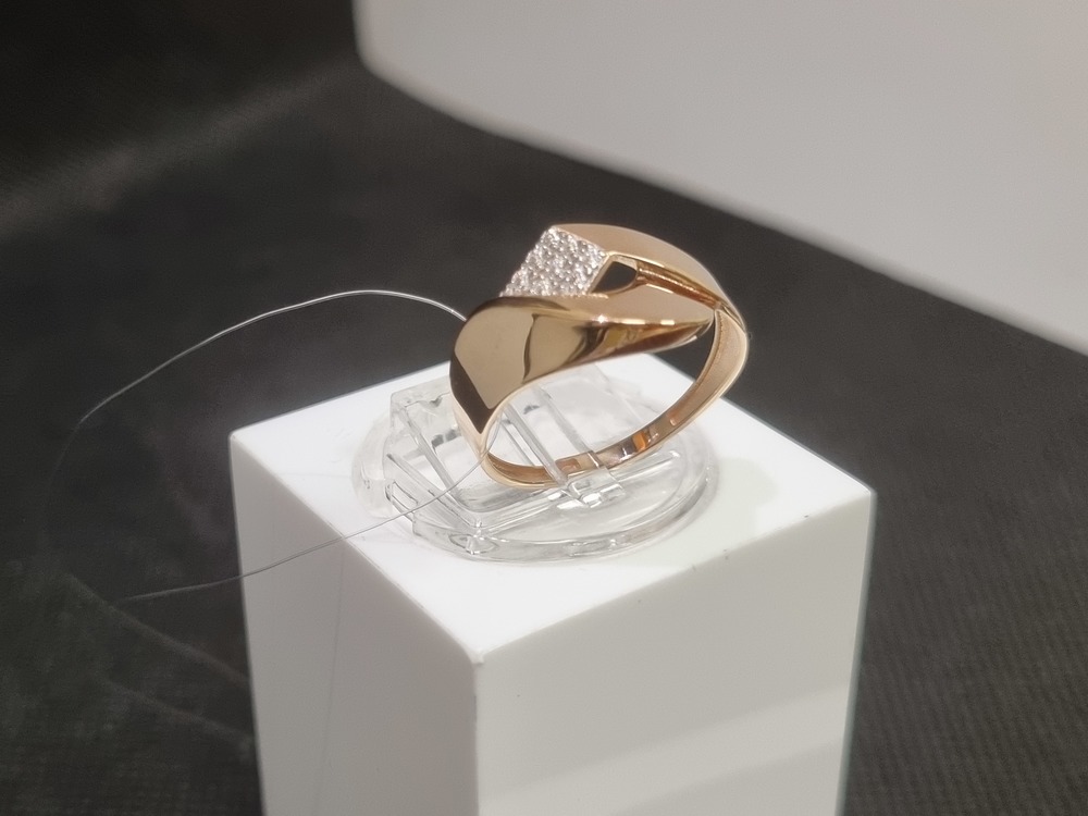 КОЛЬЦО С КАМНЯМИ (Au 585)