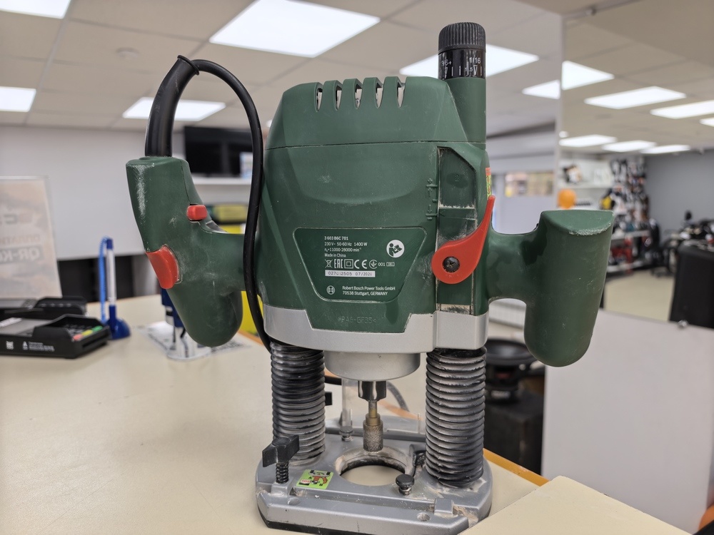 Фрезер Bosch POF 1400 ACE