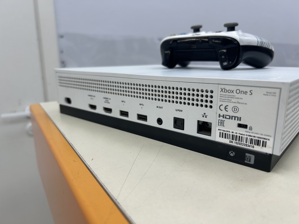 Игровая приставка Xbox One 1 Tb