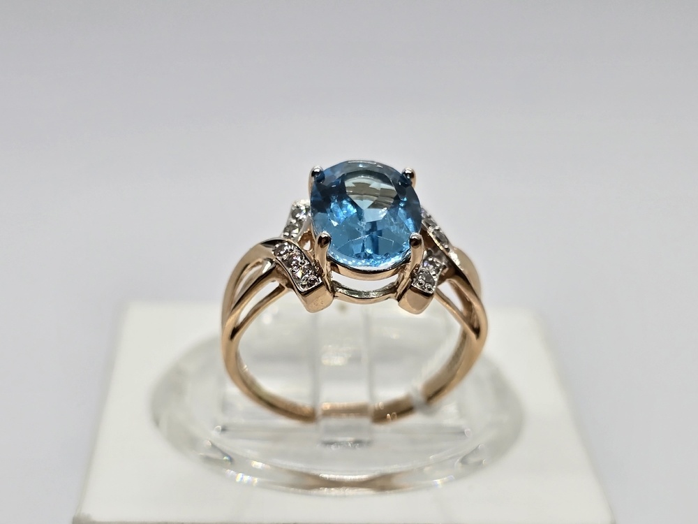 КОЛЬЦО С КАМНЯМИ (Au 585)