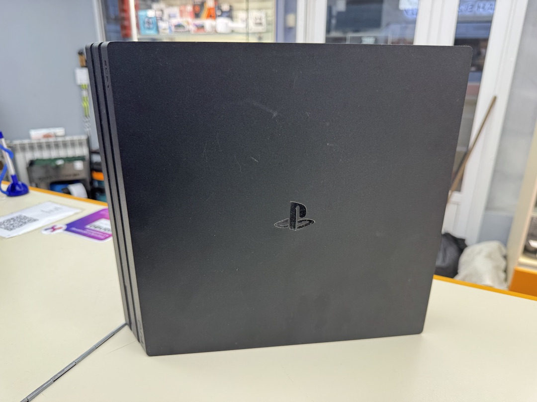 Игровая приставка PlayStation 4 Pro 1Tb