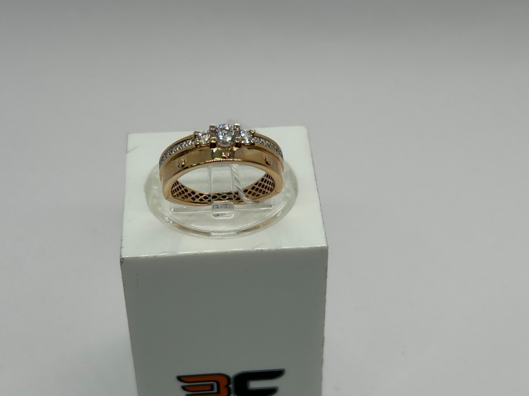 КОЛЬЦО С КАМНЯМИ (Au 585)