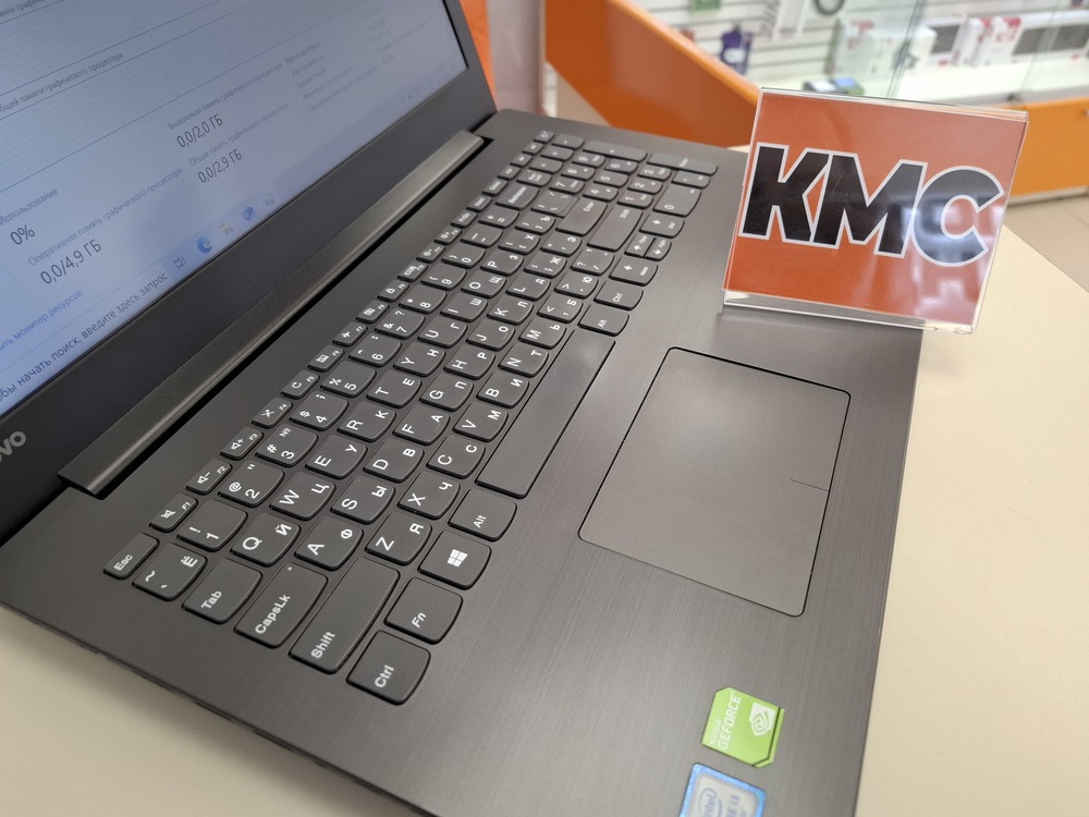 Ноутбук Lenovo; Core i3-6006U, GeForce 920MX, 6 Гб, Нет, 1 Tb