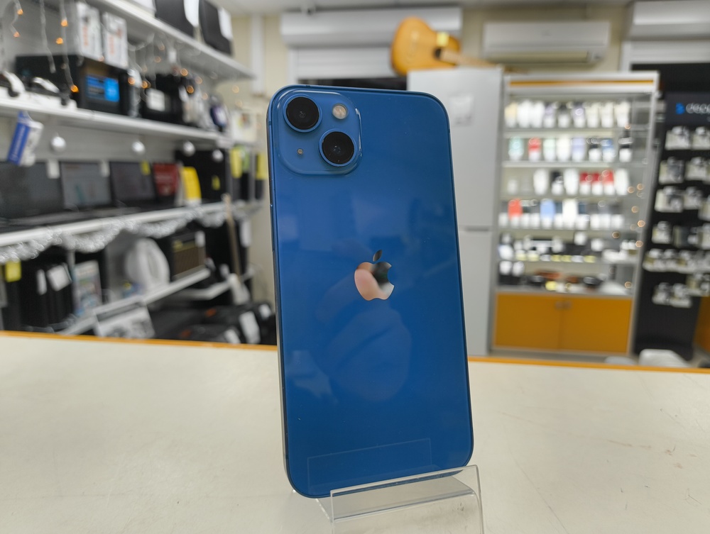 Смартфон Apple iPhone 13 128Gb