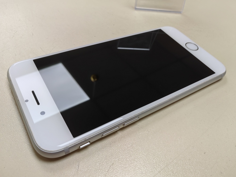 Смартфон Apple iPhone 6S 32Gb