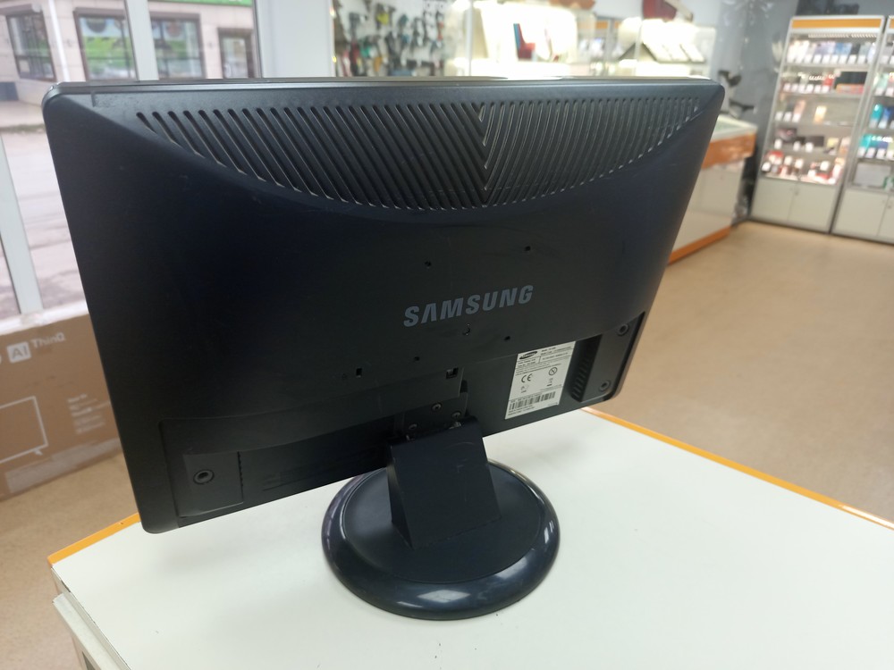 Монитор Samsung 931BW