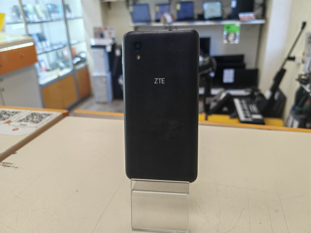 Смартфон ZTE Blade L8