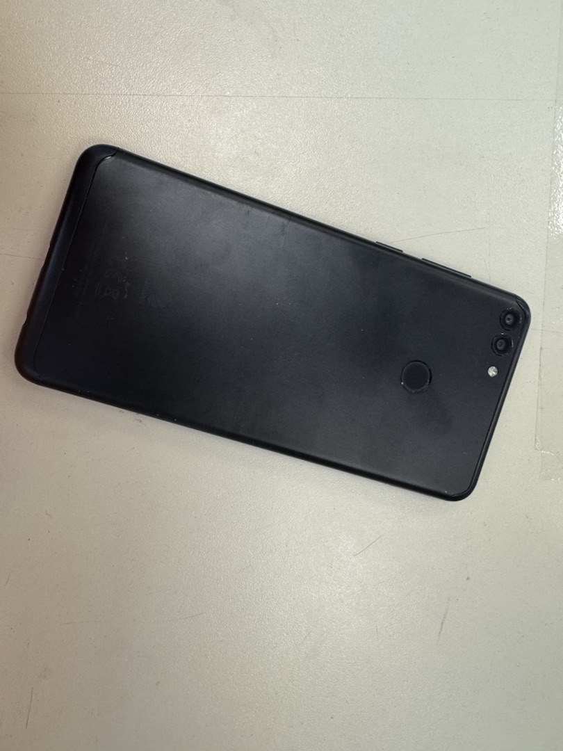 Смартфон Huawei Y9 (2018) 3/32