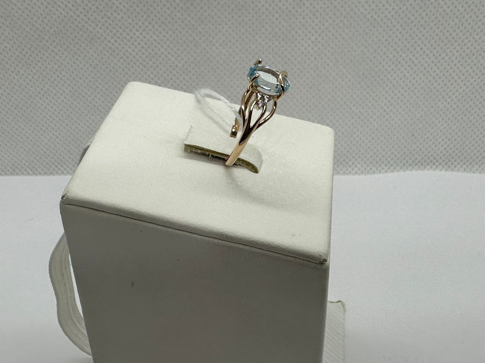 КОЛЬЦО С КАМНЯМИ (Au 585)