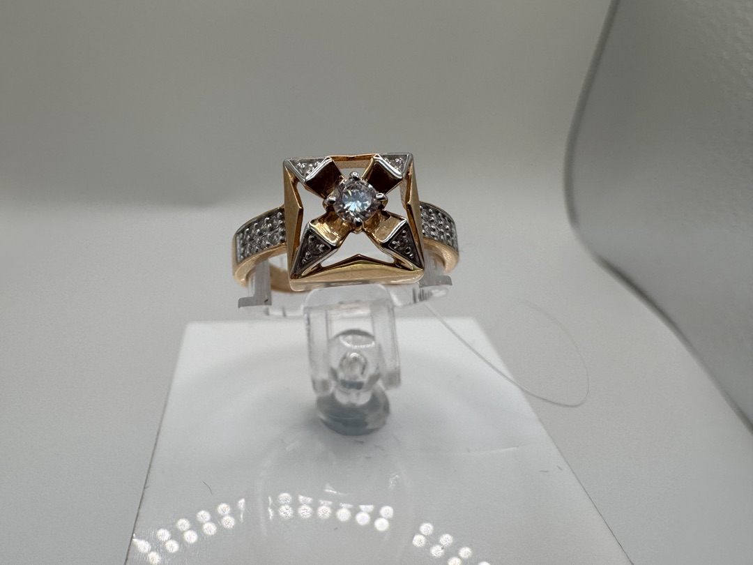 КОЛЬЦО С КАМНЯМИ (Au 585)