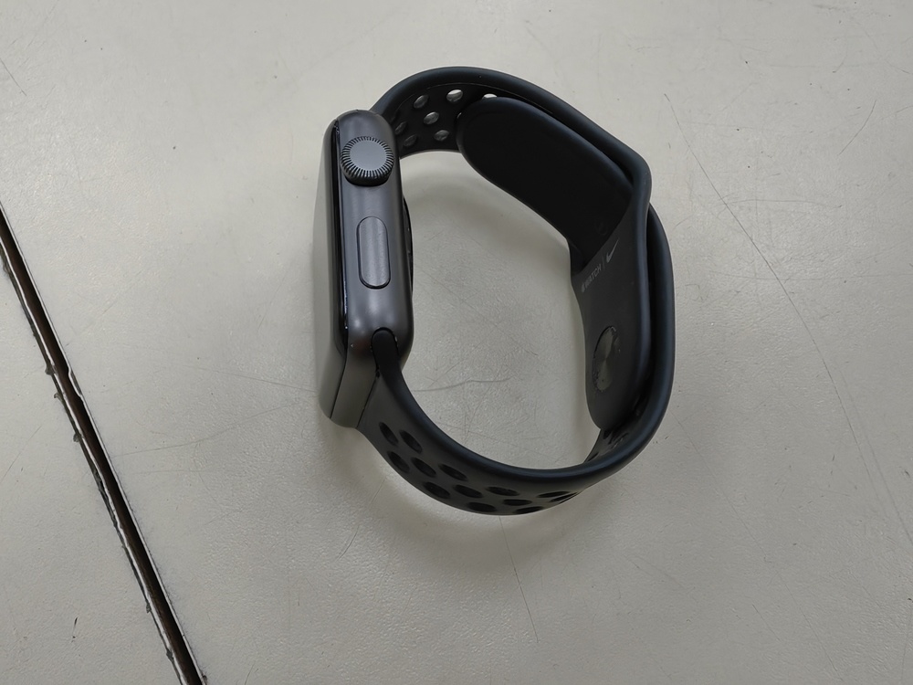 Смарт-часы Apple Watch Series 3 42 мм