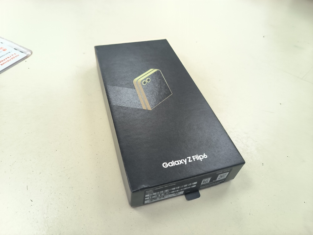 Смартфон Samsung Galaxy Z Flip 6 12Gb 512GB