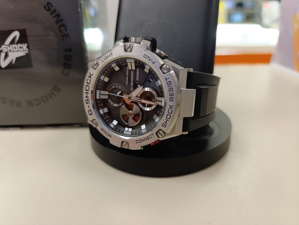 Часы наручные Casio GST B100