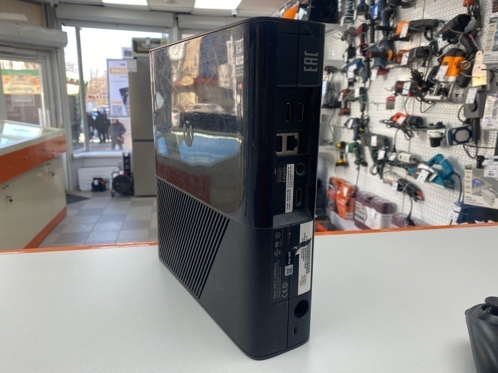 Игровая приставка Xbox 360 E