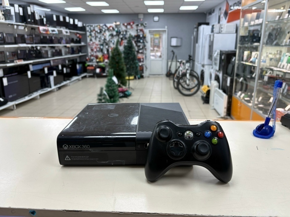 Игровая приставка Xbox 360;