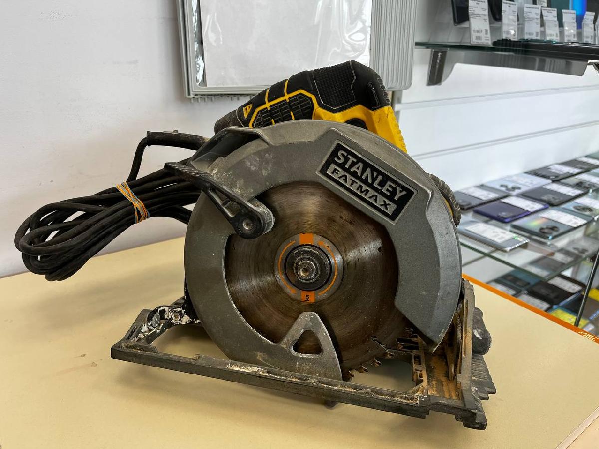 Дисковая пила Stanley Fatmax FME 301