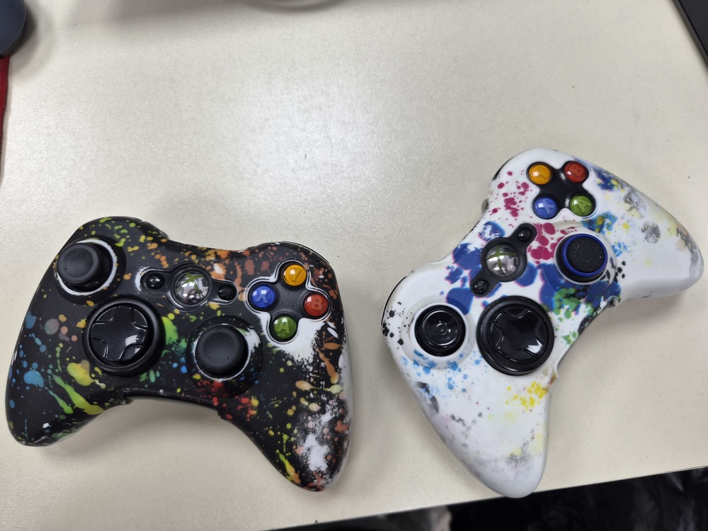 Игровая приставка Xbox 360;