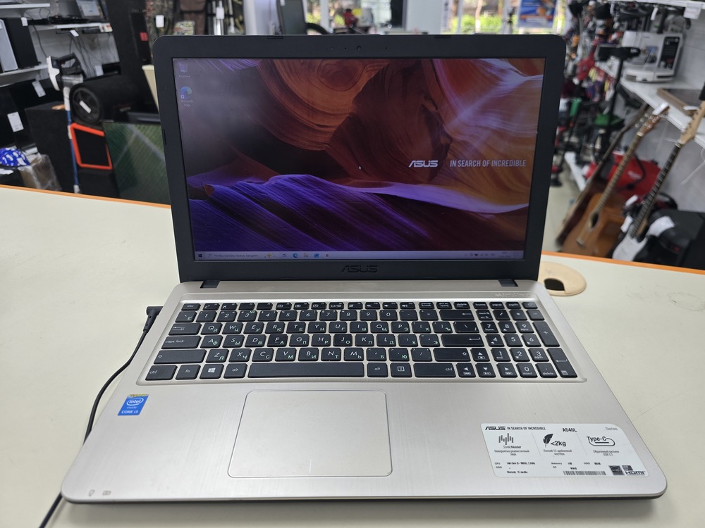 Ноутбук ASUS I31s; Core i3-5005U, GeForce GT 520M, 4 Гб, 5000 Гб