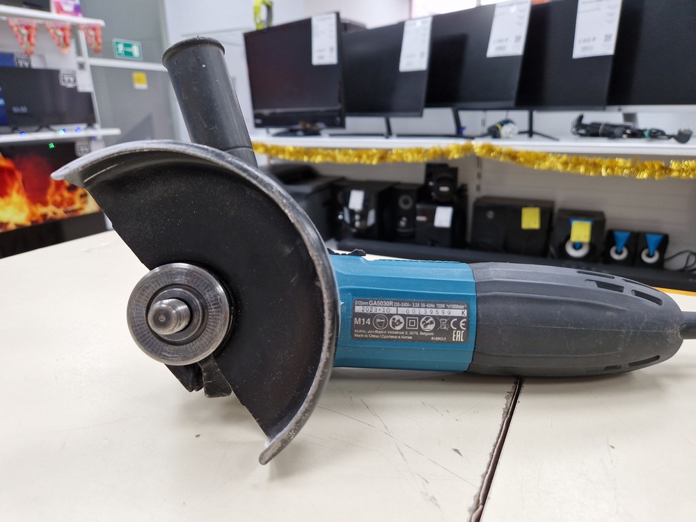 Угловая шлифмашина Makita GA5030R