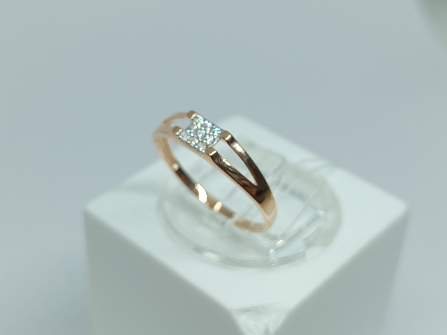 КОЛЬЦО С КАМНЯМИ (Au 585)