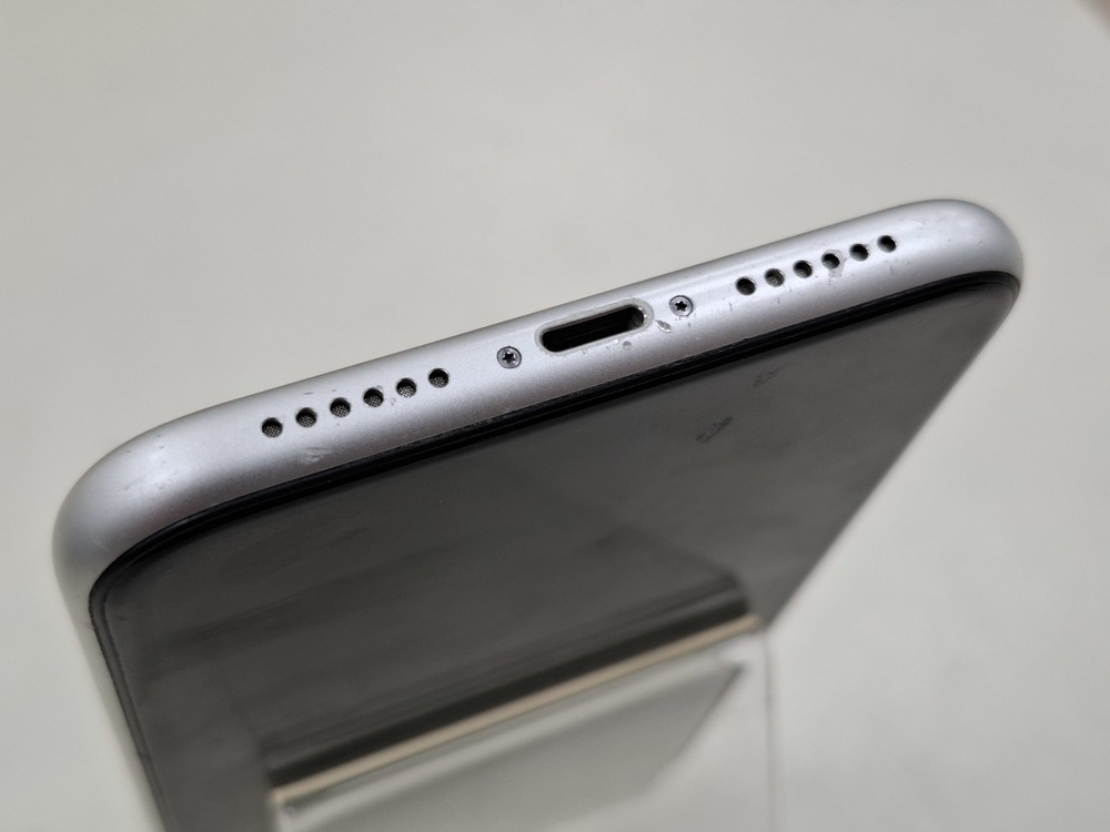 Смартфон Apple iPhone 11 64Gb