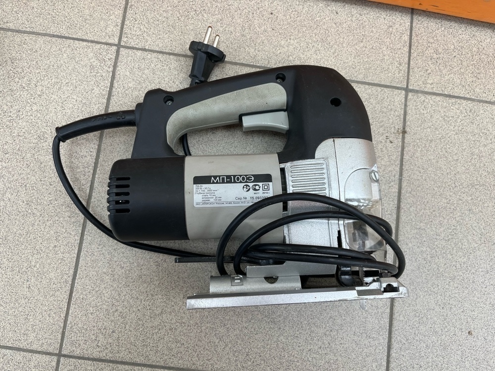 Лобзик Интерскол МП-100Э