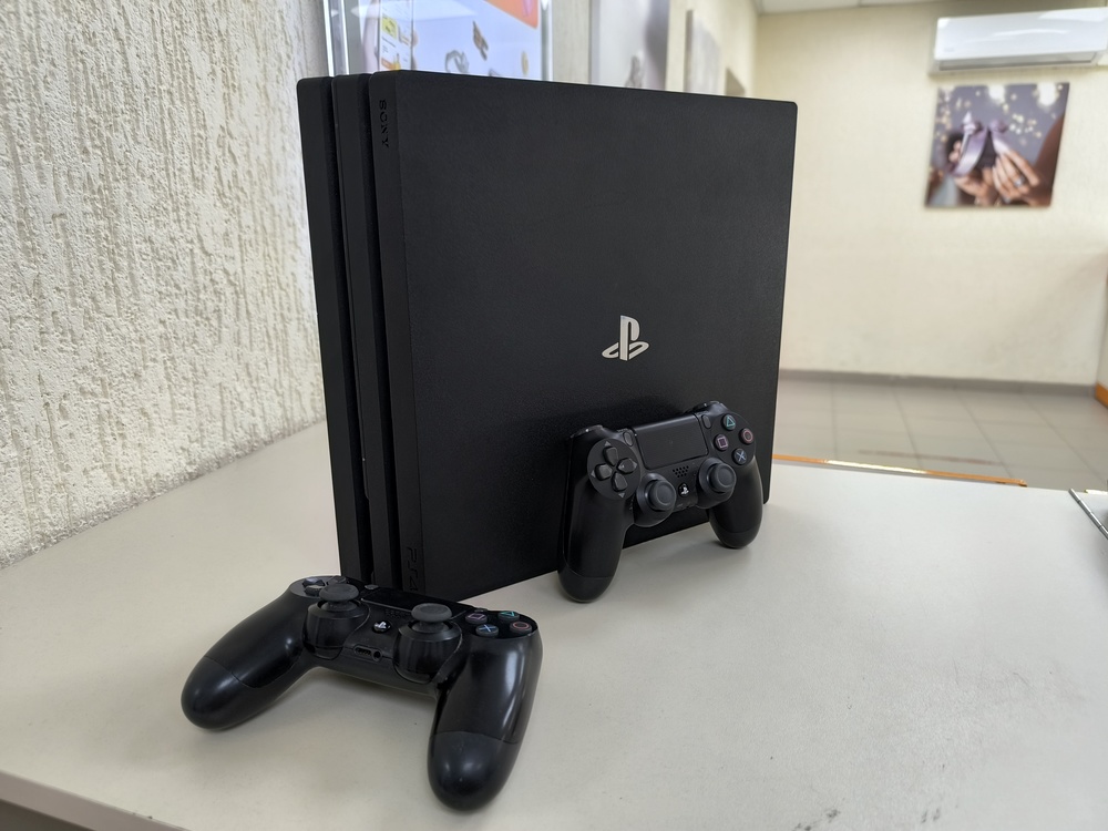 Игровая приставка PlayStation 4 Pro 1Tb