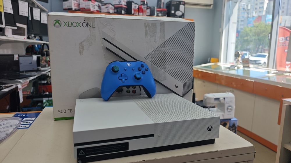 Игровая приставка Xbox One S 500Gb