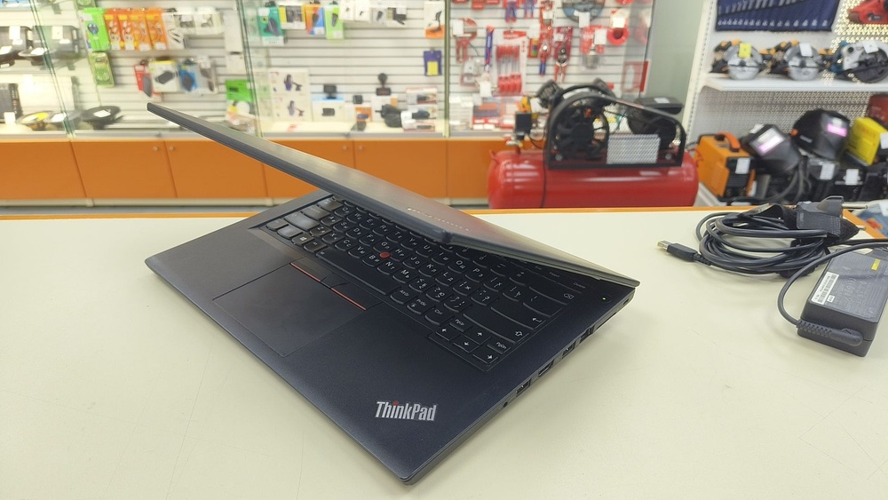 Ноутбук Lenovo t460s; Core i5-6300U, Intel HD Graphics 520, 8 Гб, 250 Гб, Нет