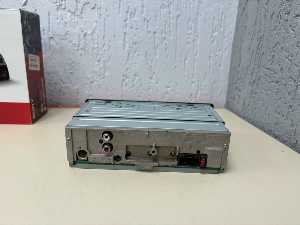Автомагнитола SONY DSX-A110U;