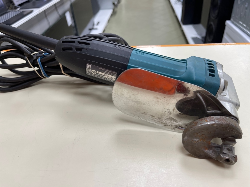 Электроножницы Makita JS1602