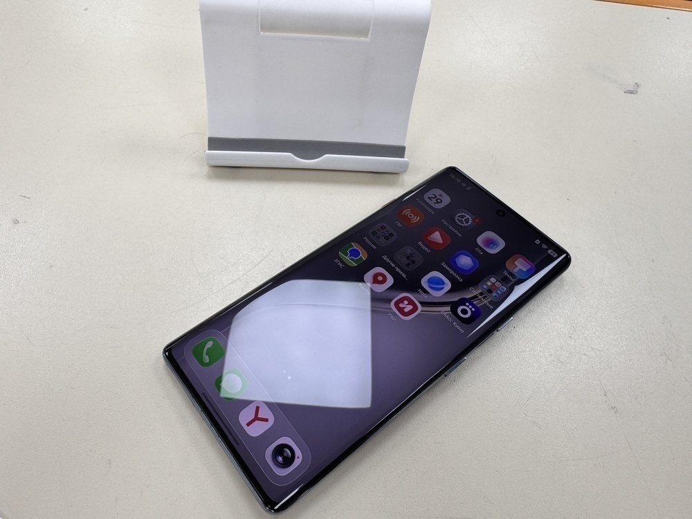 Смартфон Tecno Camon 40 Pro 5G 8/256