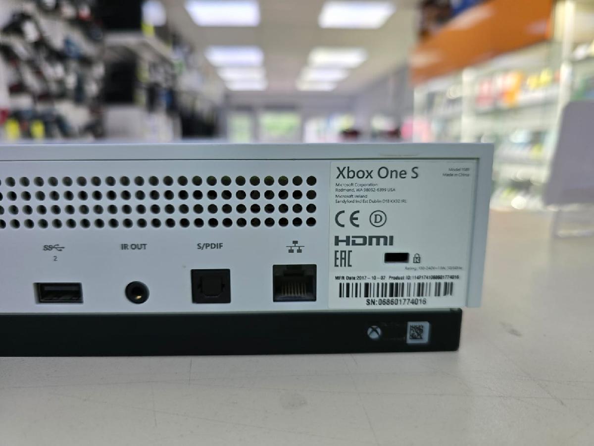 Игровая приставка Xbox One S 500Gb