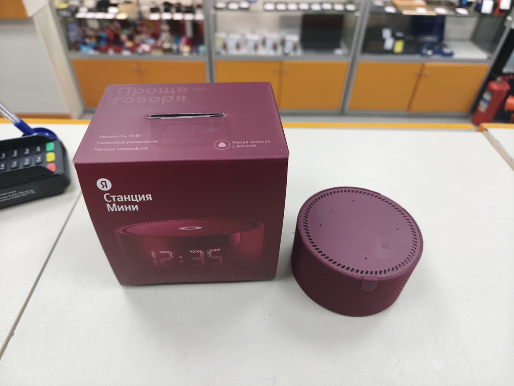 Умная колонка Яндекс Мини с часами