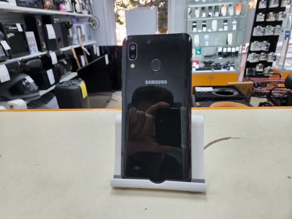Смартфон Samsung Galaxy A20 3/32